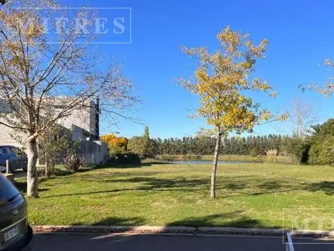 Lote en venta a La Laguna en San Isidro Labrador - Villanueva.