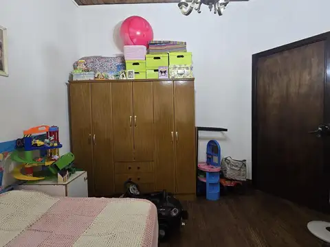 Casa 5 ambientes con 2 baños