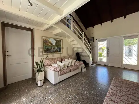 Casa en Venta en Castelar, USD 209.000