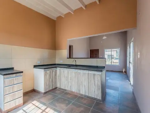 Casa 3 ambientes con 1 baño