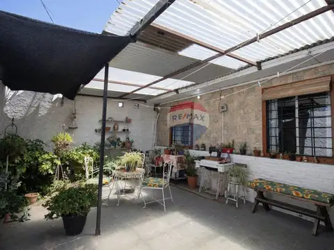 Se vende casa de 2 dormitorios con piscina