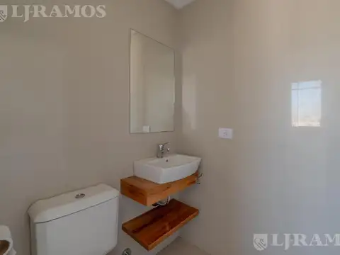 Departamento en Alquiler con 2 cocheras