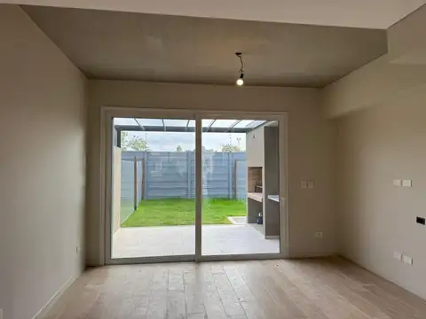 Alquiler - Townhouse en Aldeana Pilar