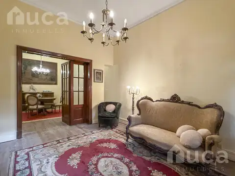 Casa en venta , estilo inglés , con jardín,  en Coghlan