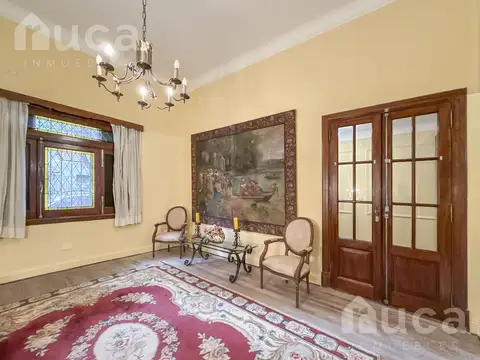 Casa en venta , estilo inglés , con jardín,  en Coghlan
