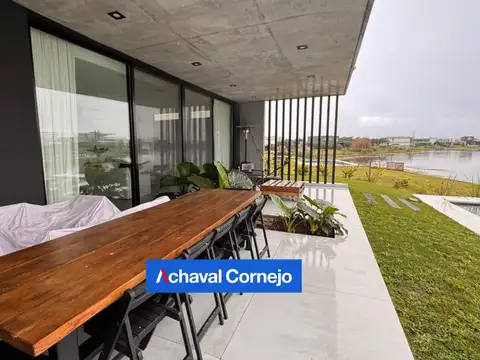 Casa en Puertos, Acacias 4 dormitorios y 2 escritorios, al Agua
