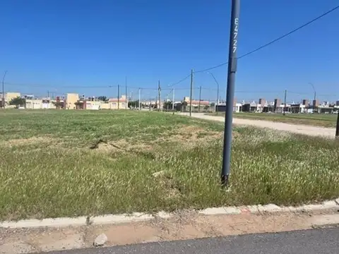 VENTA LOTE ESQ. APTO DUPLEX CUESTAS DE MANANTIALES