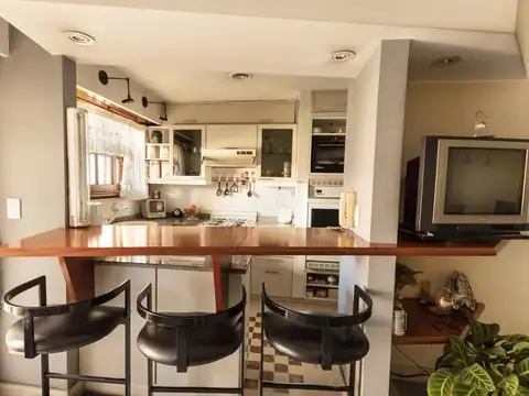 Casa 5 ambientes con 3 baños