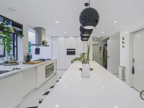 Casa de 4 dormitorios en Club de Campo ABRIL - Barrio El Molino