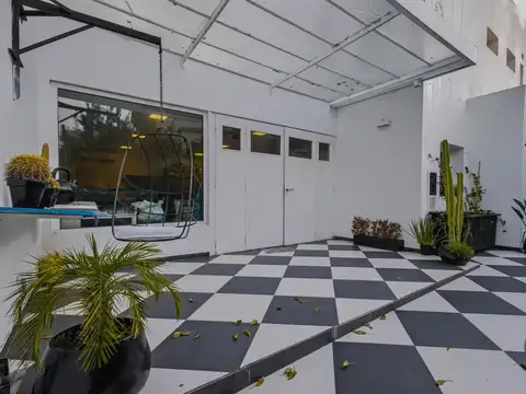 Casa 7 ambientes con 3 baños