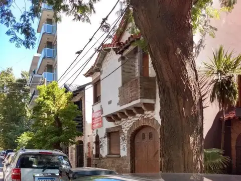 VENTA CHALET MACROCENTRO A RECICLAR