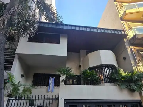 Casa 4 ambientes con jardin y piscina de 580m2 con 3 suites