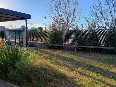 CASA EN VENTA 3 dormitorios Bª La Pampeana  APTO CREDITO