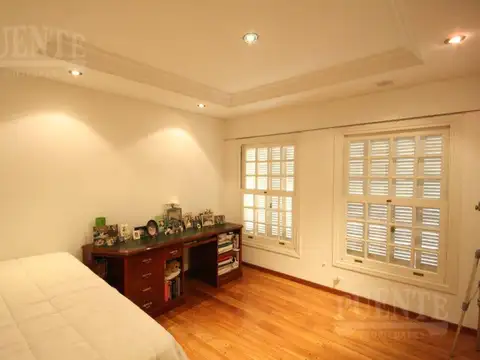 Casa 5 ambientes con 2 baños