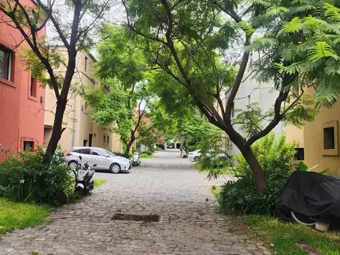 DUPLEX | BARRIO CERRADO | 3 AMB | 2 DORM | DECK | JARDIN