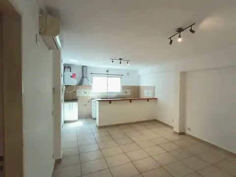 Departamento en Alquiler en Piñeyro, $ 500.000