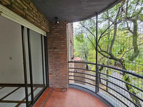 Depto 3 ambientes en venta en Haedo con cochera