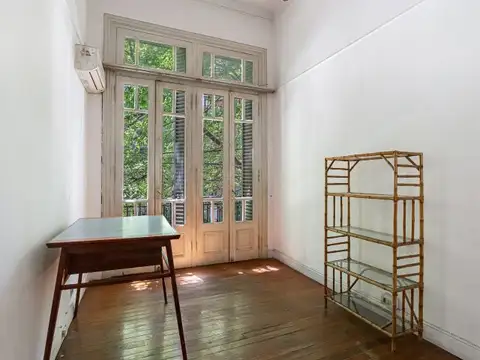 VENTA PH CON BALCON Y TERRAZA PROPIA. AV. J.B.ALBERDI. CABALLITO