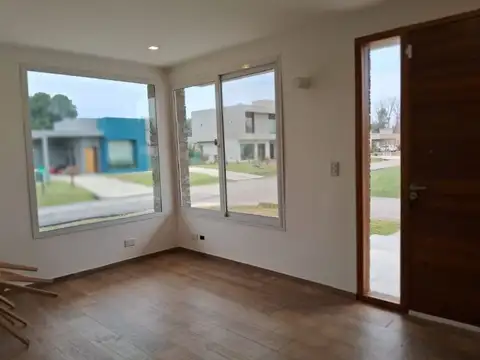 Casa en Venta en Francisco Alvarez, USD 350.000