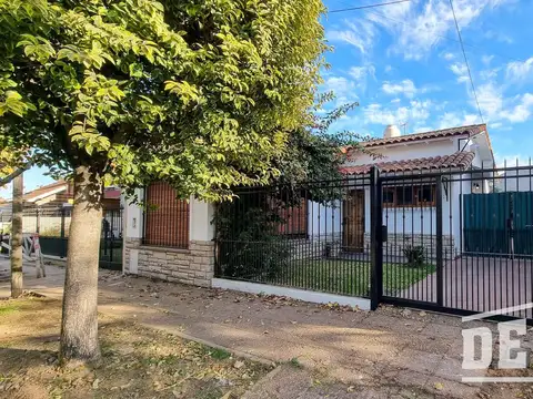 Chalet 3 ambientes, Proximo a Av. 12 de Octubre