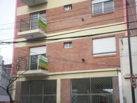 Av. Presidente Perón al 1800