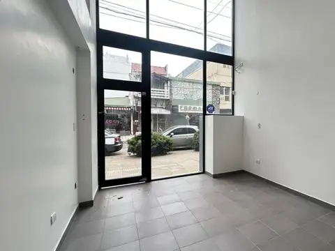 Venta Wilde Excelente Local a metros de Las Flores