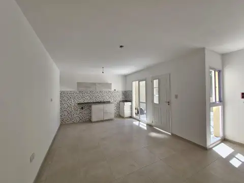Depto Tipo Casa en Venta de 3 ambientes