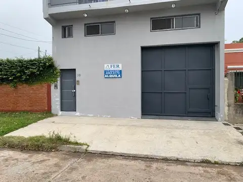 Galpón en alquiler de 190m2 sobre Uspallata, Bernal