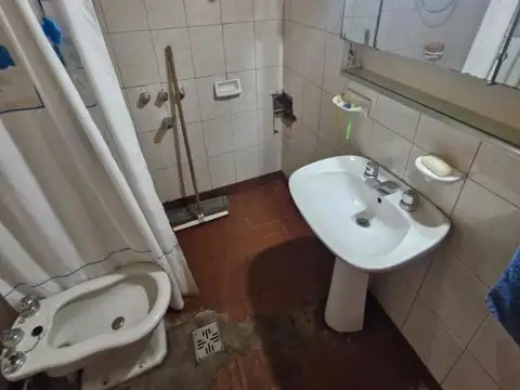 Casa de 3 ambientes - la tablada