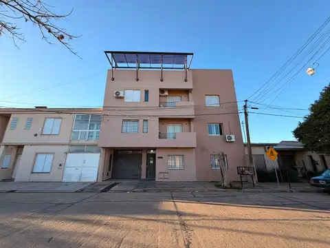 VENTA / DEPARTAMENTO 2 DORMITORIOS /COCHERA /PATIO