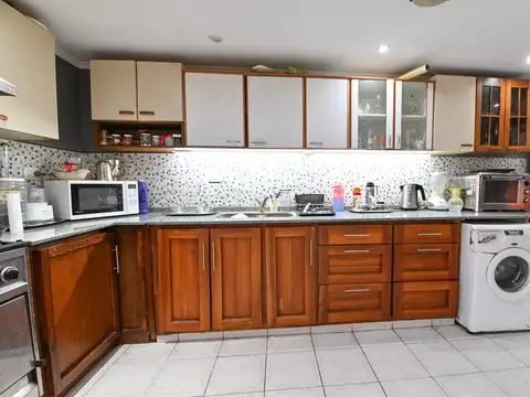 Excelente Propiedad de 4 Dormitorios