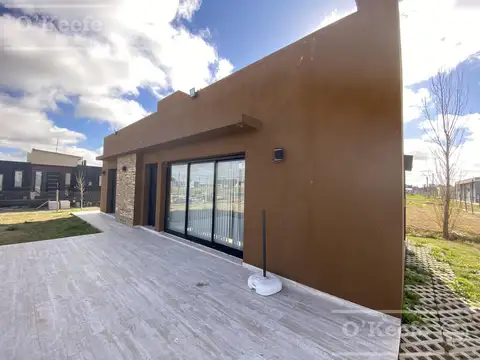 Casa con pileta en Brandsen - Las Calandrias -Escriturable