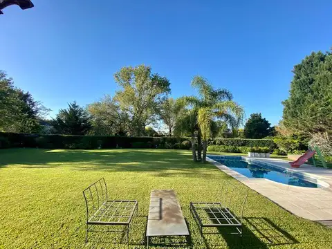 Casa en Venta con 1 cochera