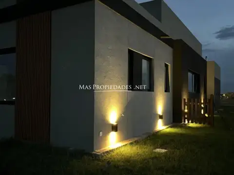 Casa en Alquiler de 3 dormitorios