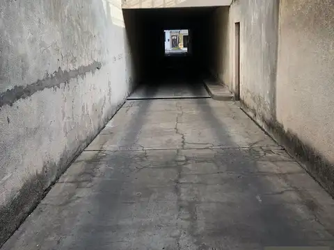 COCHERA PARA 1 AUTO REPUBLICA DE LA SEXTA OPORTUNIDAD