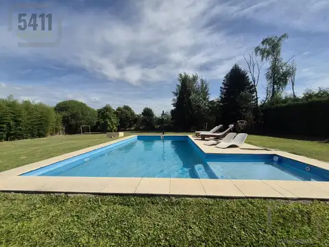 Casa en Venta con 6 cocheras