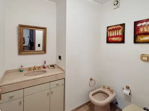 Importante departamento en Venta Plaza Pringles