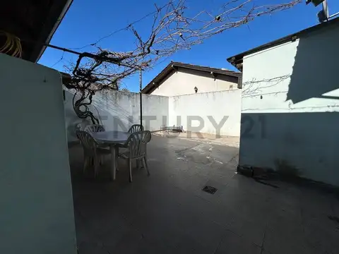 José Camilo Crotto 7500, Piso 0