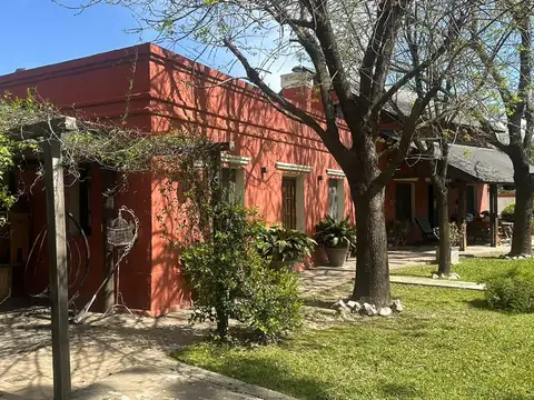 CASA ESTILO  COLONIAL  JARDIN,  PILETA- RICARDONE