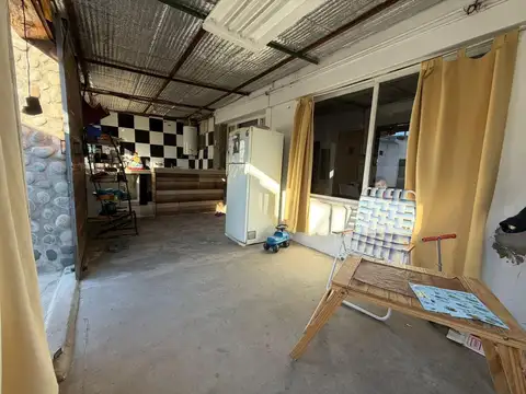 Casa 4 ambientes con 1 baño