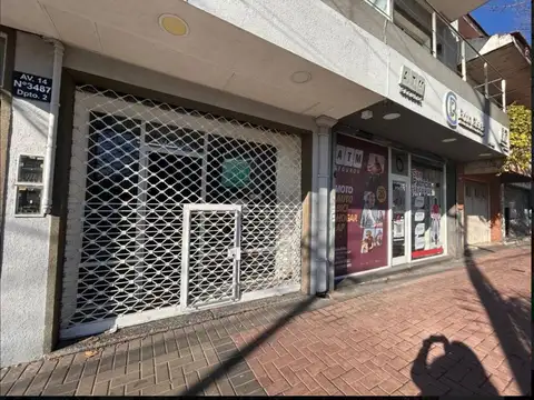 Local en Alquiler en Berazategui, $ 640.000