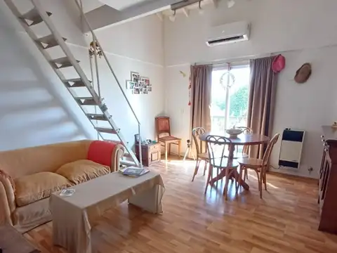 Departamento en venta en dúplex 2 ambientes con cochera en Tigre Centro