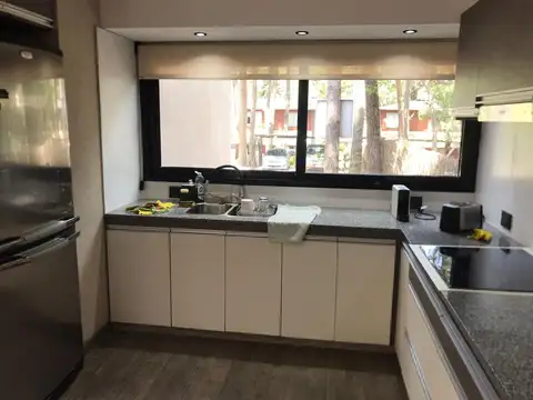 Excelente propiedad en Mar Azul