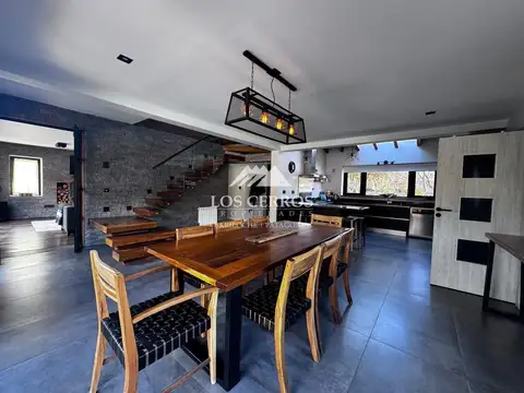 Casa 4 ambientes con 3 baños