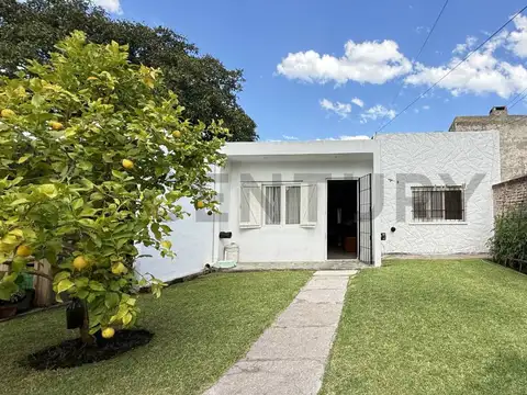 Venta de casa 5 ambientes con parque, Constitución, Mar del Plata.