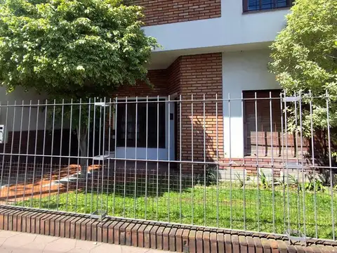 Casa en Venta en Berazategui, USD 160.000