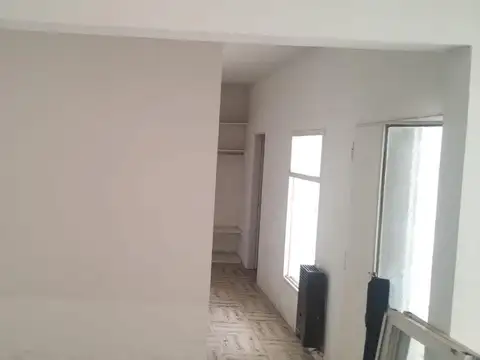 CASA TALLER Y VIVIENDA DE 1 DORMI EN VENTA EN B° MARECHAL