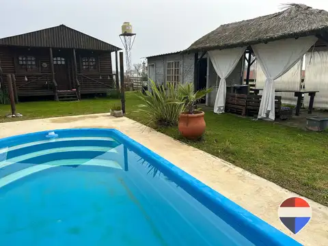 CASA EN VENTA 3 AMBIENTES EN A.KORN CON PILETA