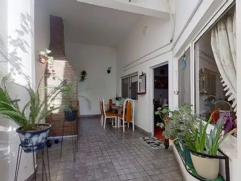 Depto Tipo Casa 3 ambientes con 2 baños
