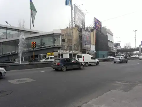 Local en Venta Via Púb.